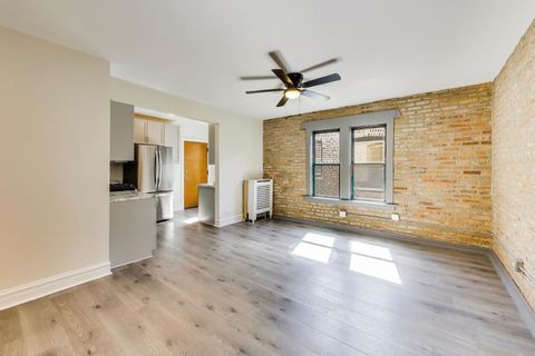 Tiny photo for 142 Clyde Avenue #3W, Evanston, IL 60202 (MLS # 12597621)