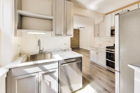 Tiny photo for 142 Clyde Avenue #3W, Evanston, IL 60202 (MLS # 12597621)