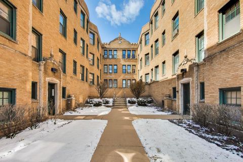 Tiny photo for 142 Clyde Avenue #3W, Evanston, IL 60202 (MLS # 12597621)