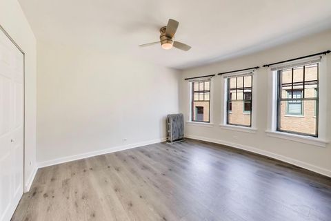 Tiny photo for 142 Clyde Avenue #3W, Evanston, IL 60202 (MLS # 12597621)