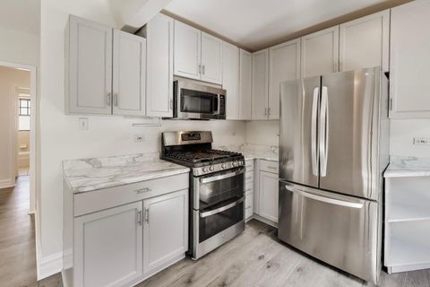 Tiny photo for 142 Clyde Avenue #3W, Evanston, IL 60202 (MLS # 12597621)