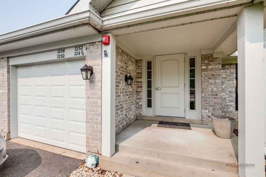1254 Streamwood Lane 1254