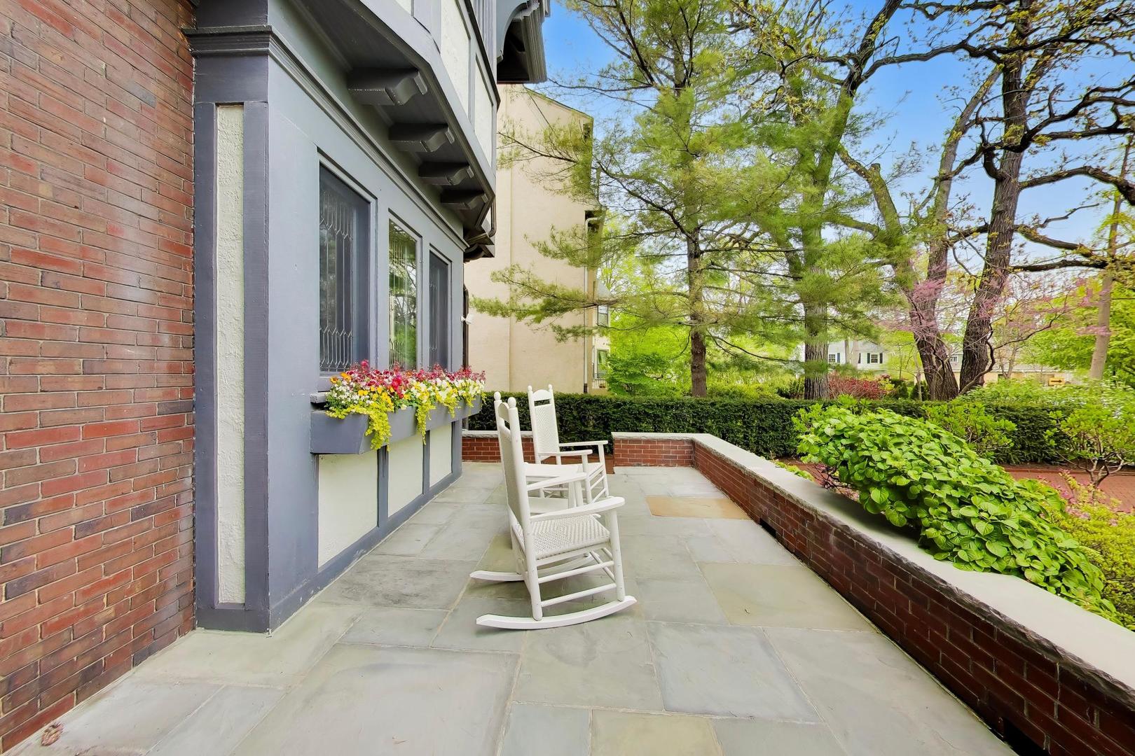 1218 Sheridan Road