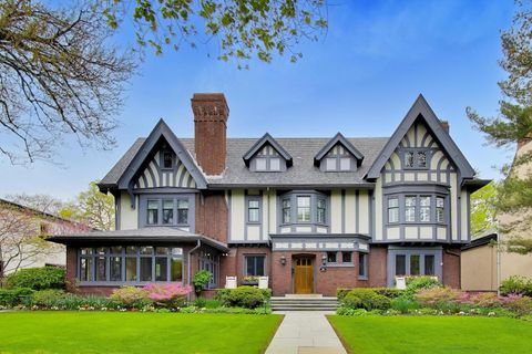 Photo of 1218 Sheridan Road, Evanston, IL 60202 (MLS # 12633803)