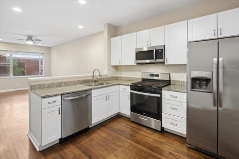 Tiny photo for 3923 W Ainslie Street #1E, Chicago, IL 60625 (MLS # 12734249)