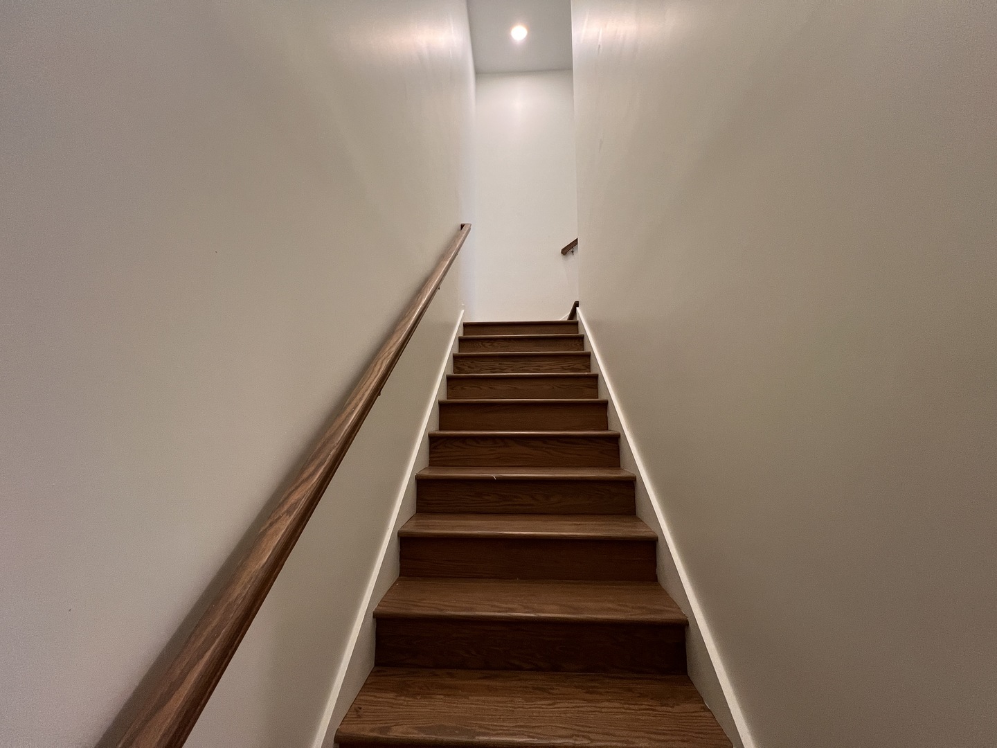 1131 W Winona Street 104