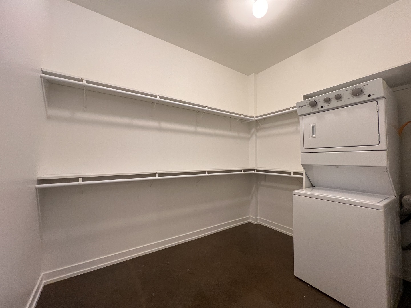 1131 W Winona Street 104