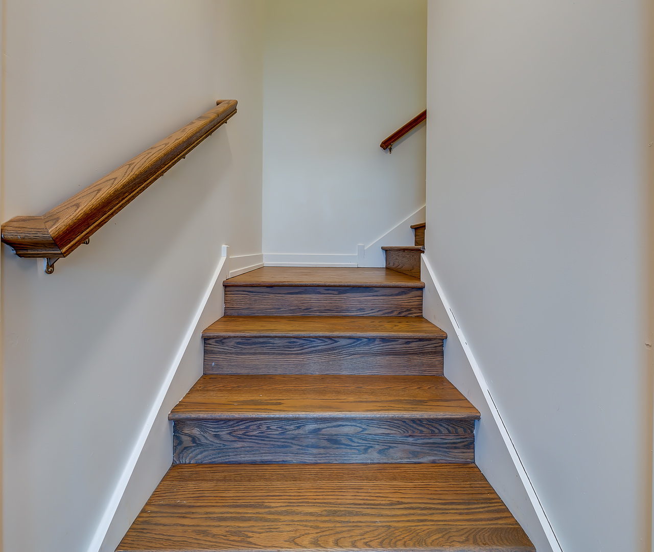 1131 W Winona Street 104