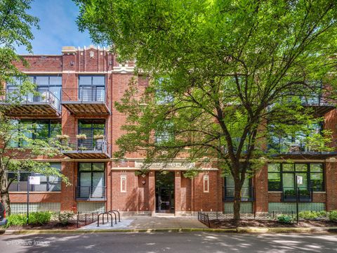 Photo of 2300 W Wabansia Avenue #204, Chicago, IL 60647 (MLS # 12557180)