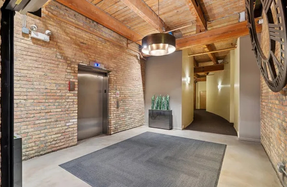 2300 W Wabansia Avenue 204