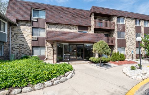 922 E Old Willow Road 204 Prospect Heights IL 60070