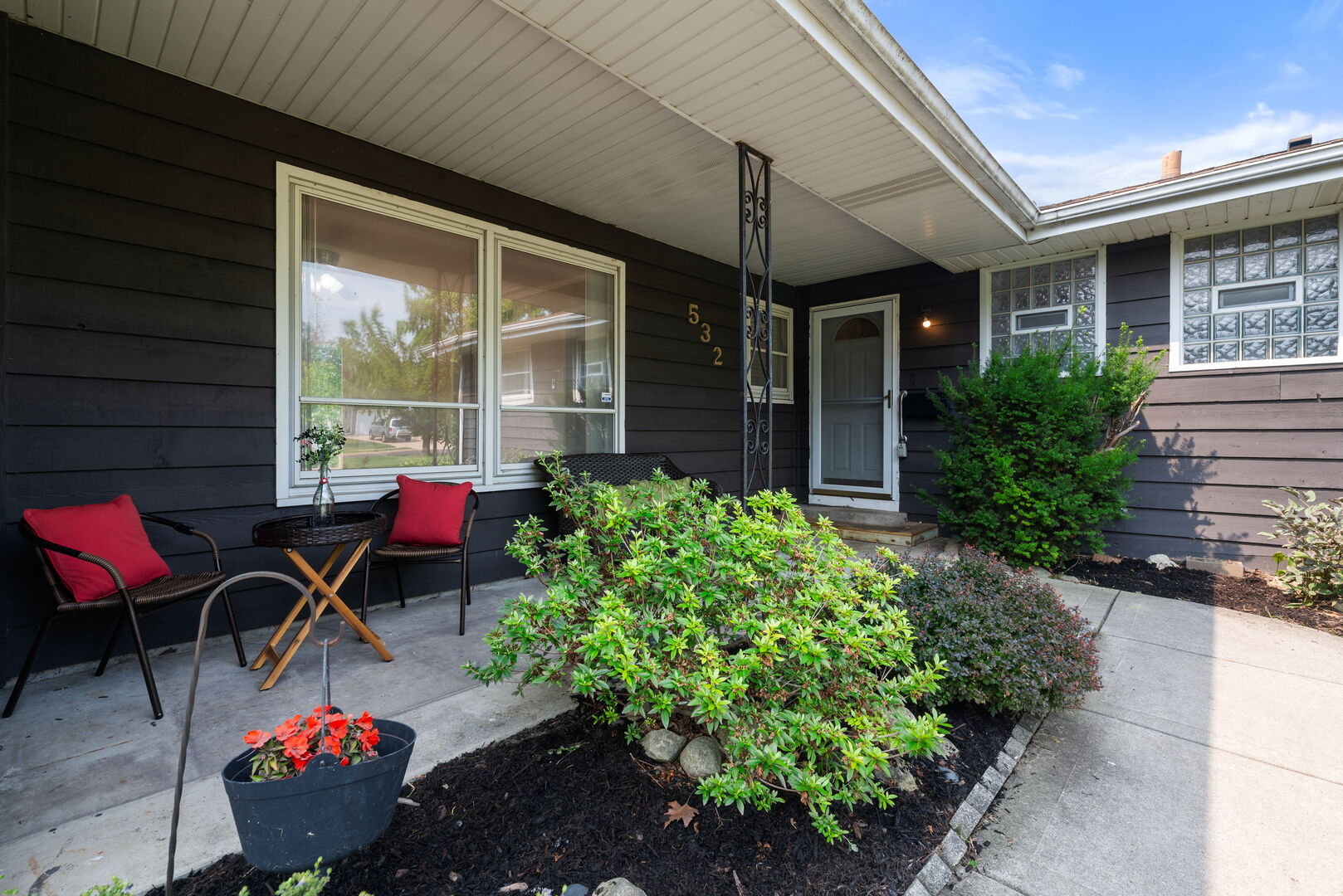 532 Apache Lane