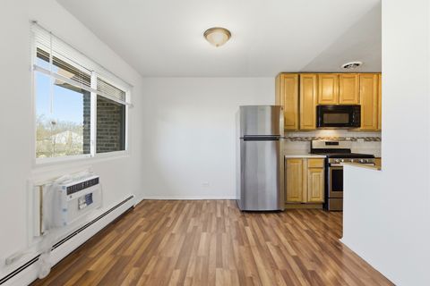 Tiny photo for 2620 N Windsor Drive #204, Arlington Heights, IL 60004 (MLS # 12578776)