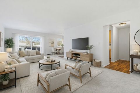 Tiny photo for 2620 N Windsor Drive #204, Arlington Heights, IL 60004 (MLS # 12578776)