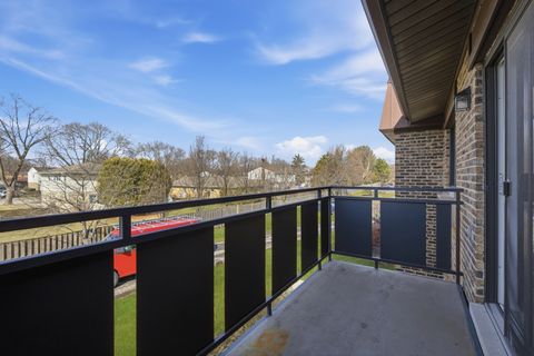 Tiny photo for 2620 N Windsor Drive #204, Arlington Heights, IL 60004 (MLS # 12578776)