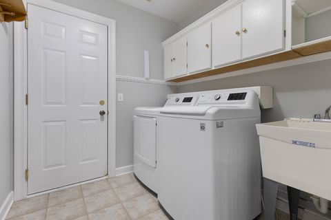 Tiny photo for 3701 King Charles Lane, St. Charles, IL 60174 (MLS # 12508975)