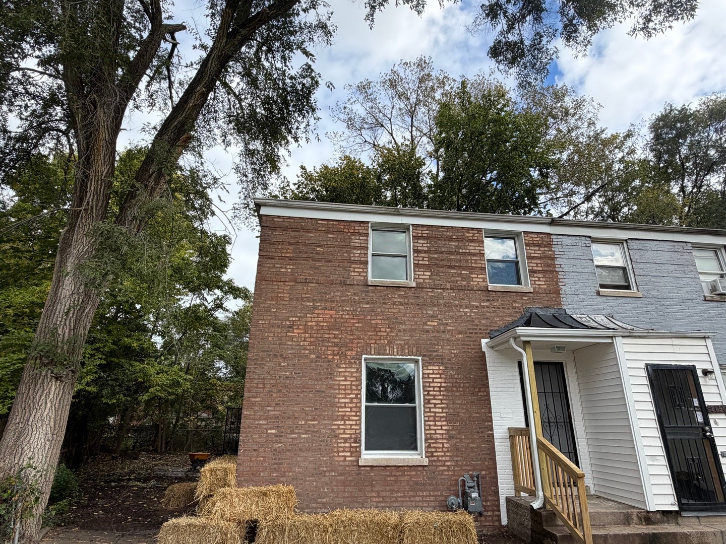2154 E 97th Place