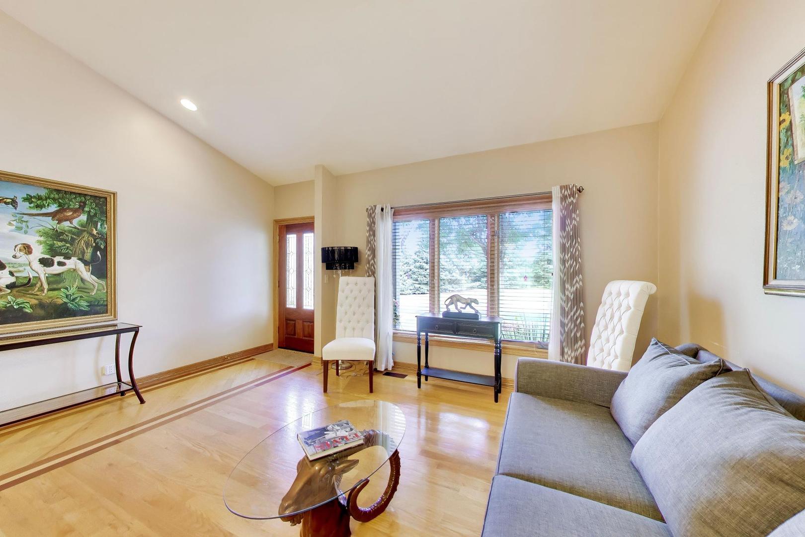 11S352 Deer Trail Court