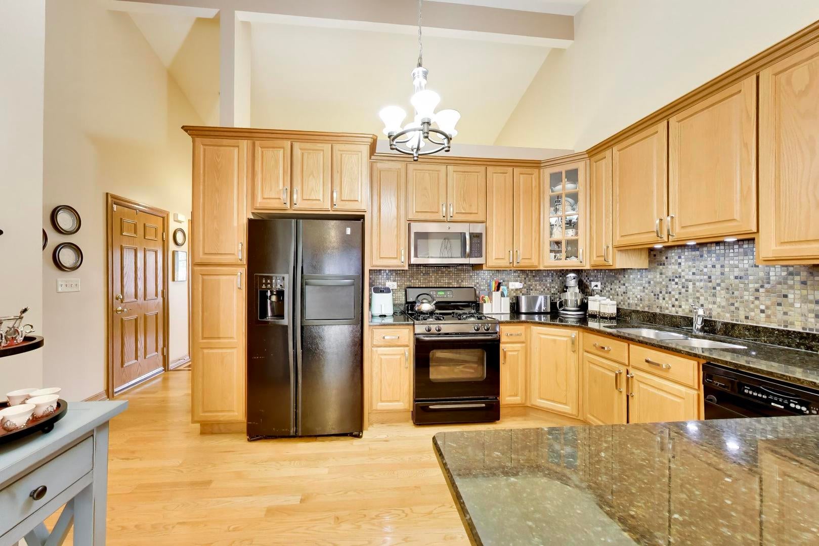 11S352 Deer Trail Court
