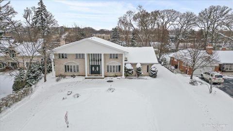 Tiny photo for 274 Timber View Drive, Oak Brook, IL 60523 (MLS # 12530473)