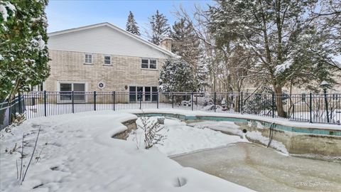 Tiny photo for 274 Timber View Drive, Oak Brook, IL 60523 (MLS # 12530473)