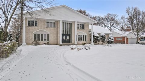 Tiny photo for 274 Timber View Drive, Oak Brook, IL 60523 (MLS # 12530473)