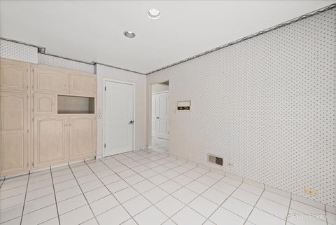 Tiny photo for 274 Timber View Drive, Oak Brook, IL 60523 (MLS # 12530473)