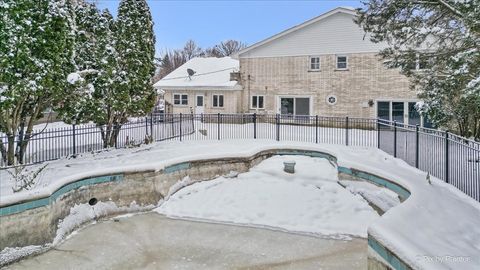 Tiny photo for 274 Timber View Drive, Oak Brook, IL 60523 (MLS # 12530473)