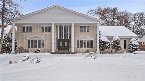 Tiny photo for 274 Timber View Drive, Oak Brook, IL 60523 (MLS # 12530473)