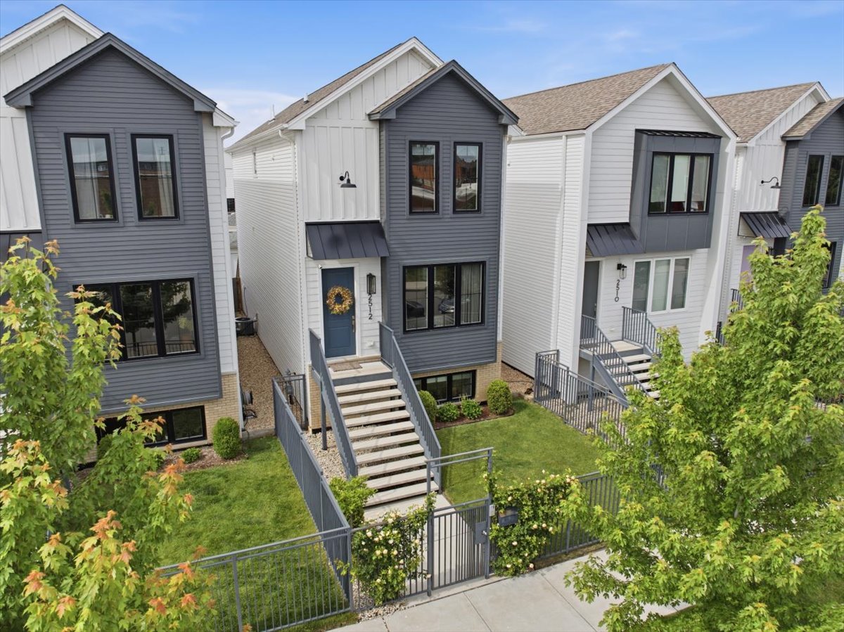 2512 W Polk Street