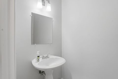 Tiny photo for 5500 Hillcrest Lane #4L, Lisle, IL 60532 (MLS # 12619463)