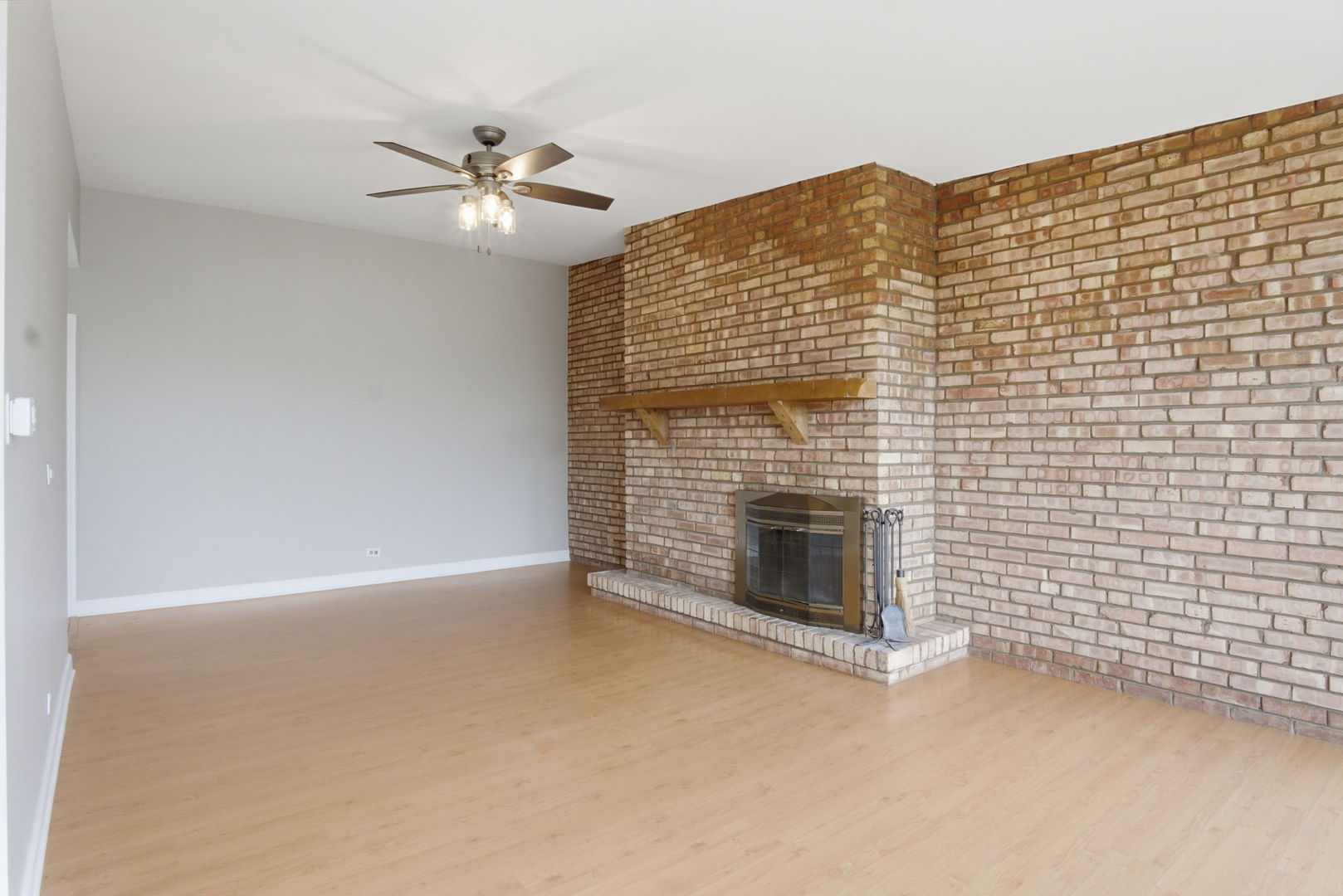 5500 Hillcrest Lane 4L