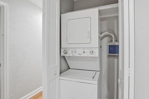 Tiny photo for 5500 Hillcrest Lane #4L, Lisle, IL 60532 (MLS # 12619463)