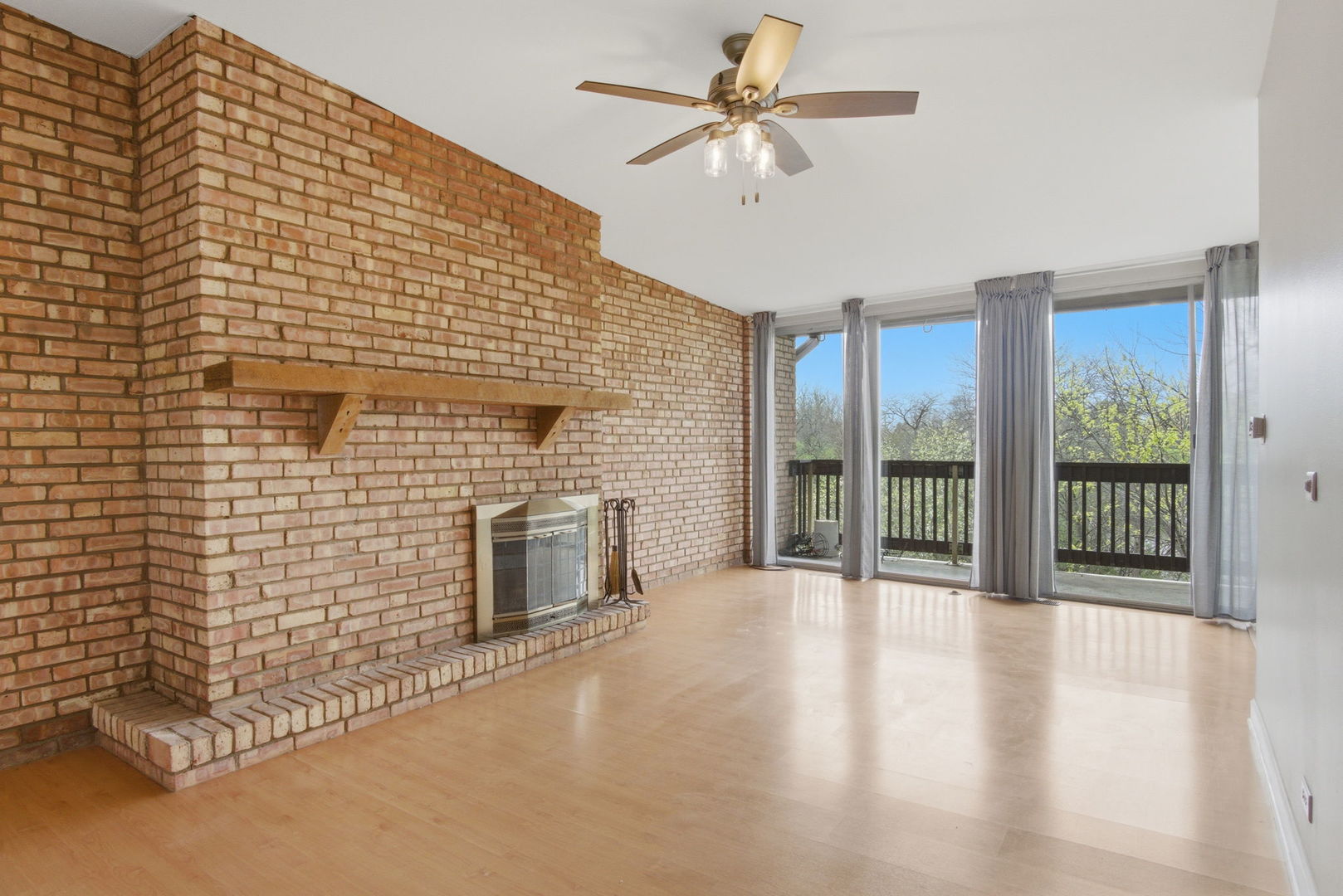 5500 Hillcrest Lane 4L