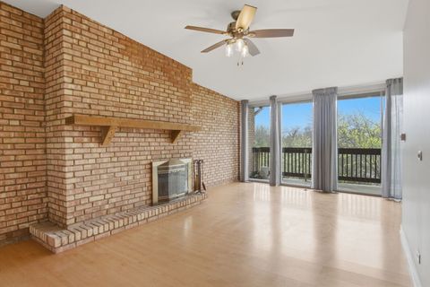 Tiny photo for 5500 Hillcrest Lane #4L, Lisle, IL 60532 (MLS # 12619463)