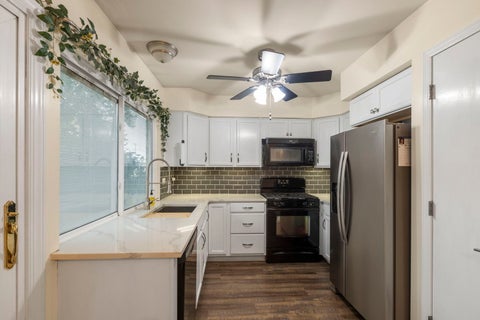 Tiny photo for 1990 Oxford Lane, Hoffman Estates, IL 60169 (MLS # 12786809)