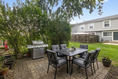 Tiny photo for 1990 Oxford Lane, Hoffman Estates, IL 60169 (MLS # 12786809)
