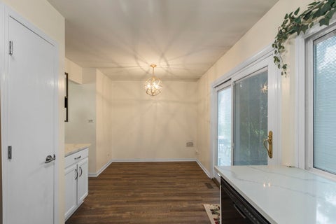 Tiny photo for 1990 Oxford Lane, Hoffman Estates, IL 60169 (MLS # 12786809)