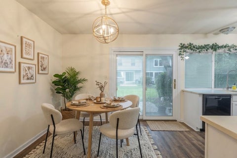 Tiny photo for 1990 Oxford Lane, Hoffman Estates, IL 60169 (MLS # 12786809)