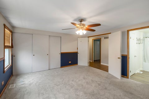 Tiny photo for 1990 Oxford Lane, Hoffman Estates, IL 60169 (MLS # 12786809)
