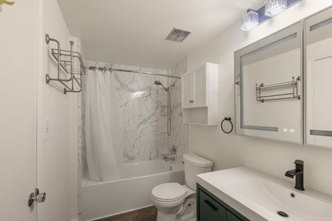 Tiny photo for 1990 Oxford Lane, Hoffman Estates, IL 60169 (MLS # 12786809)