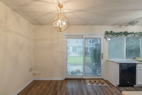 Tiny photo for 1990 Oxford Lane, Hoffman Estates, IL 60169 (MLS # 12786809)