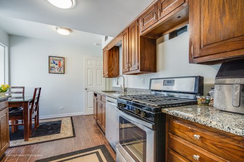 Tiny photo for 133 Rivershire Lane, Lincolnshire, IL 60069 (MLS # 12584158)