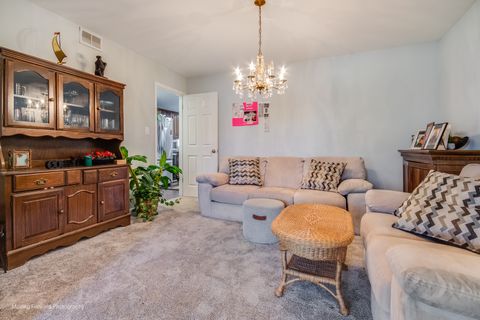 Tiny photo for 133 Rivershire Lane, Lincolnshire, IL 60069 (MLS # 12584158)