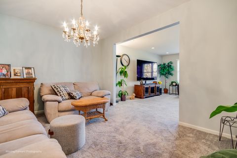 Tiny photo for 133 Rivershire Lane, Lincolnshire, IL 60069 (MLS # 12584158)