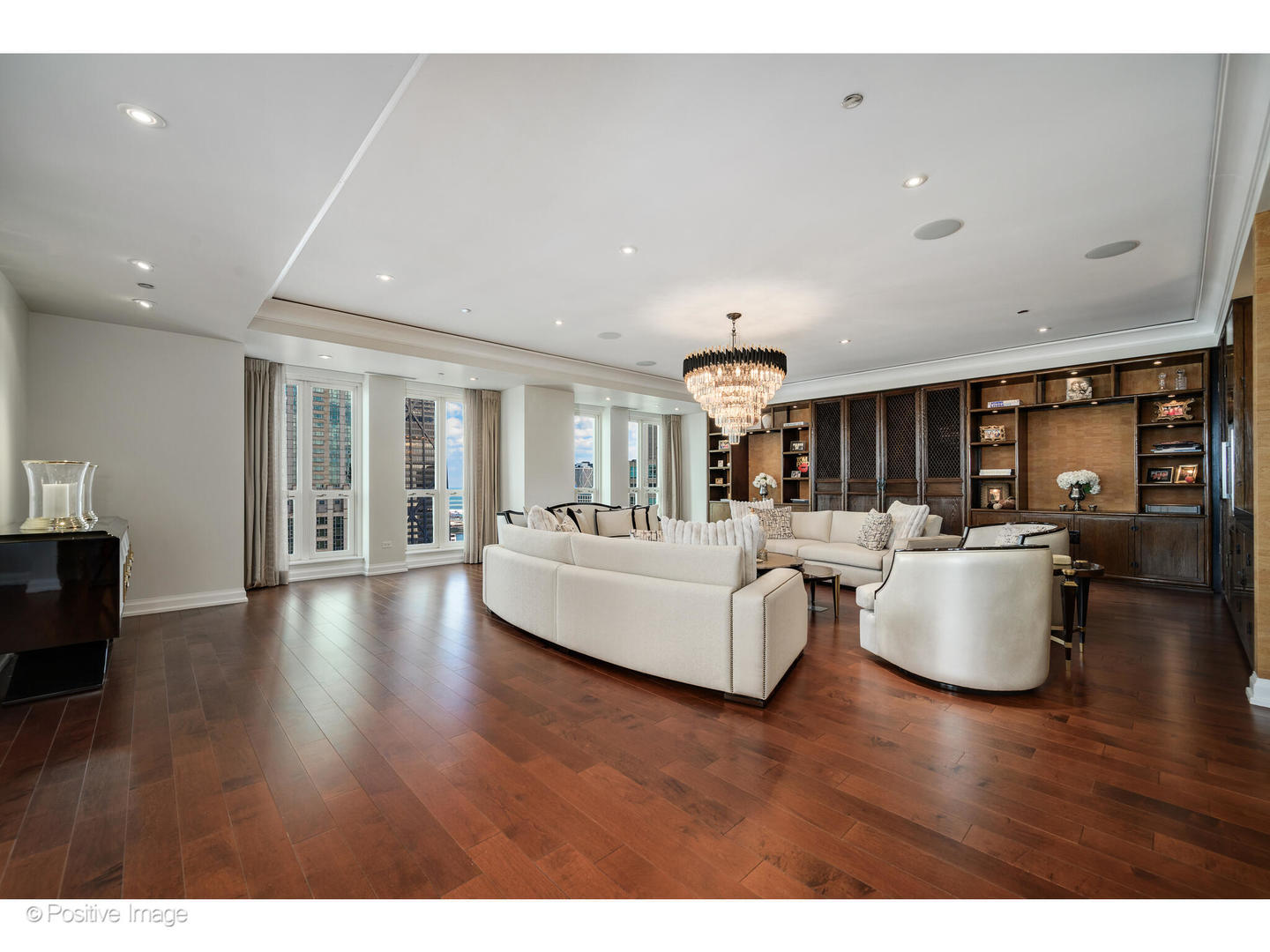 11 E Walton Street 4102