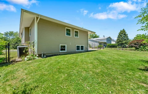 Tiny photo for 4145 Winston Drive, Hoffman Estates, IL 60192 (MLS # 12685699)