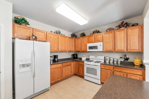 Tiny photo for 13184 Oakwood Avenue, Huntley, IL 60142 (MLS # 12468413)