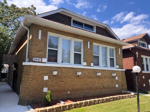 Photo of 8340 S PAXTON Avenue, Chicago, IL 60617 (MLS # 12765657)