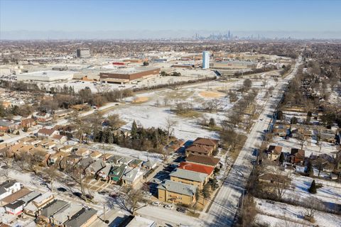 Tiny photo for 7610 W 26th Street #6, North Riverside, IL 60546 (MLS # 12551928)